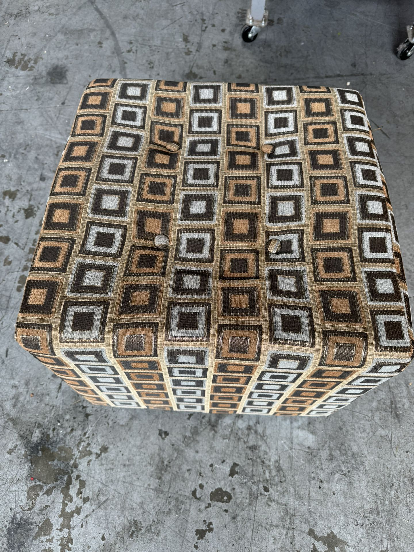 Square Tufted Ottoman