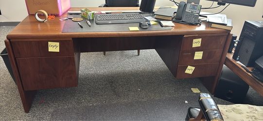 Large Wood Executive Office Desk with Drawers
