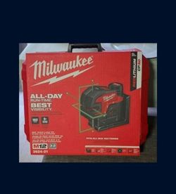 Milwaukee M12 12-Volt Lithium-Ion Cordless Green Cross Line and 4-Points Laser Level Kit