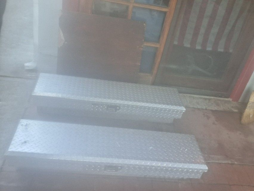 2 Truck Side Boxes 