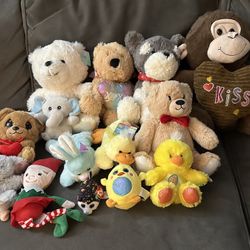 Lot Of Stuffed  Animals/plush 