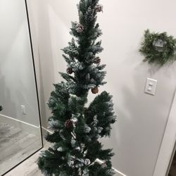 6ft Snow Flocked Unlit Pencil Christmas Tree Hinged Pine Cones New!