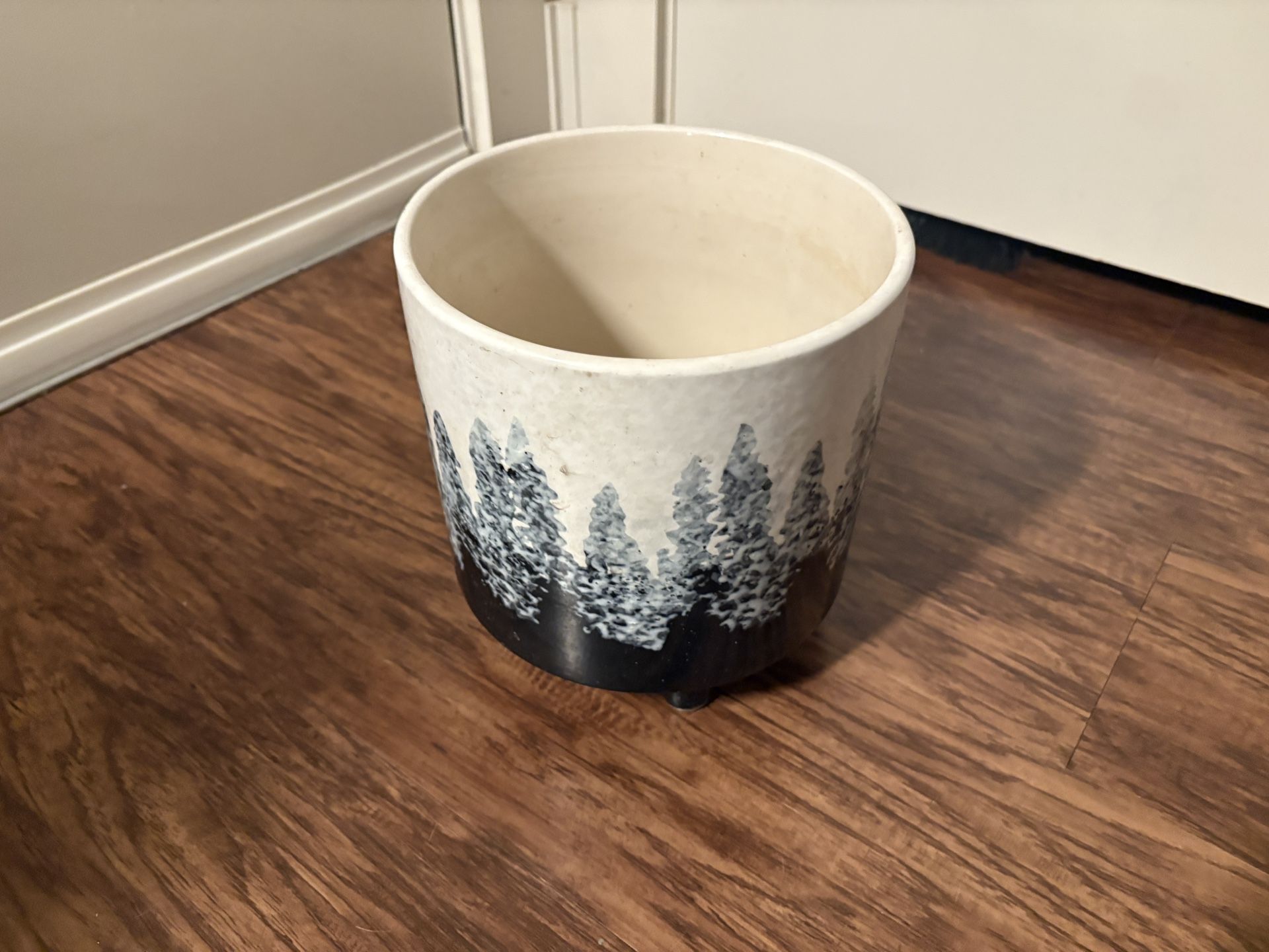 8in Ceramic Pot 