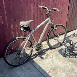 Marin Mountain Bike W/ Bike Rack 