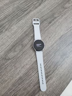 Samsung - Galaxy Watch 6 40mm BT R930 (Pre-Owned) Good Cream