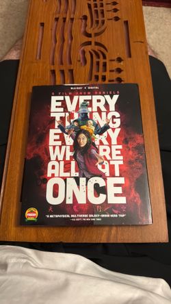 Everything everywhere all at once- Blu Ray