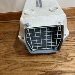 Dog Kennel. Good Condition! Up To 10lbs. $25