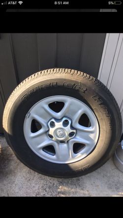 2018 Toyota Tundra stock wheels and tires