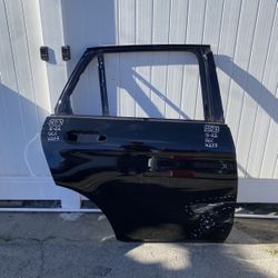 2016 2017 2018 2019 2020 2021 2022 Mercedes-Benz GLC300 W253 Right Passenger Side Rear Door Shell OEM