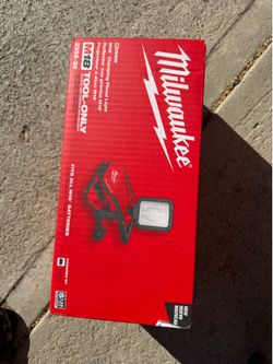 Milwaukee clamp flood light