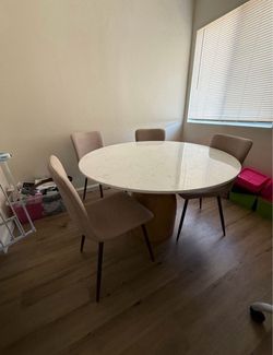Marble table w/chairs