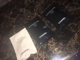 Chanl 2 mascara's and one Lea beiges samples size