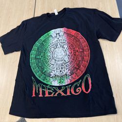 Black and green Mexican Aztec print t-shirt #AztecDesign