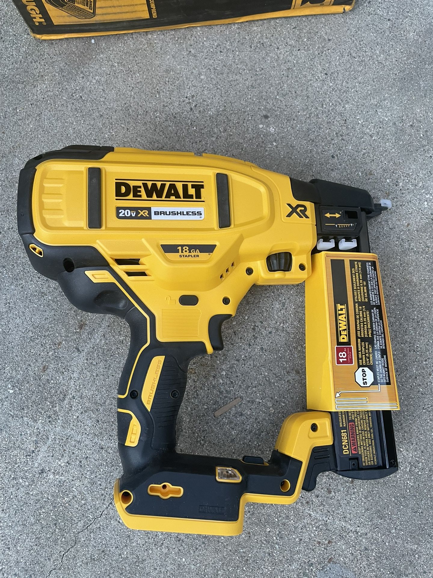DEWALT 20V MAX XR Lithium-Ion Cordless 18-Gauge Narrow Crown Stapler (Tool Only)