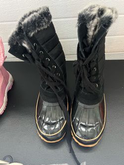 Khombu Women's Faux Fur Trim Winter Duck Boots