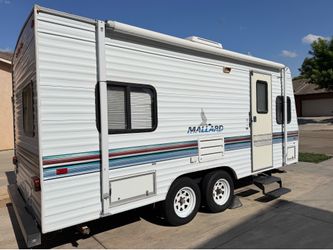 Fleetwood 19Ft camper very clean only 3241 lbs