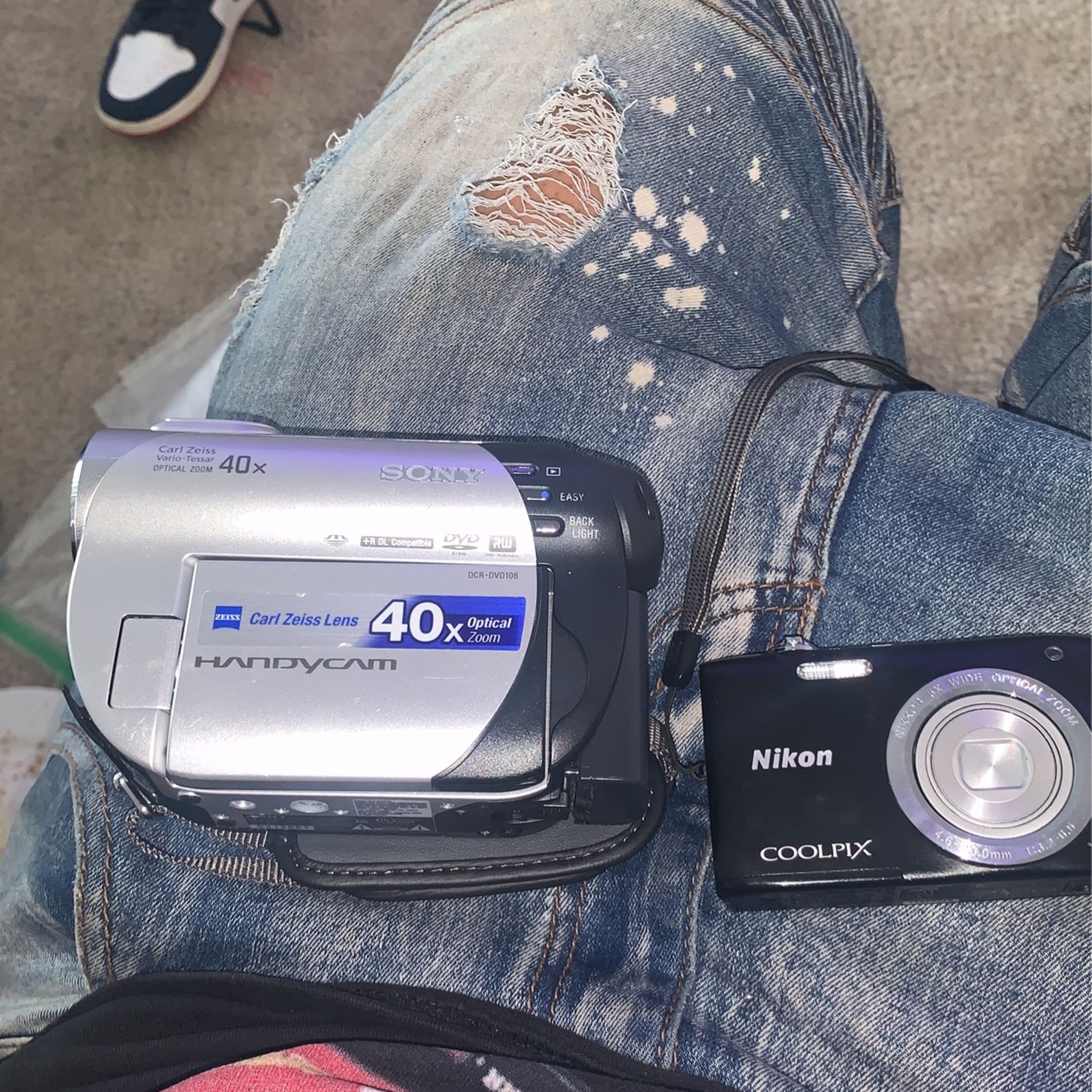 Handycam 40x Sony DVD Cam Also Nikon Cam