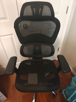 Black Mesh Ergonomic Office Chair