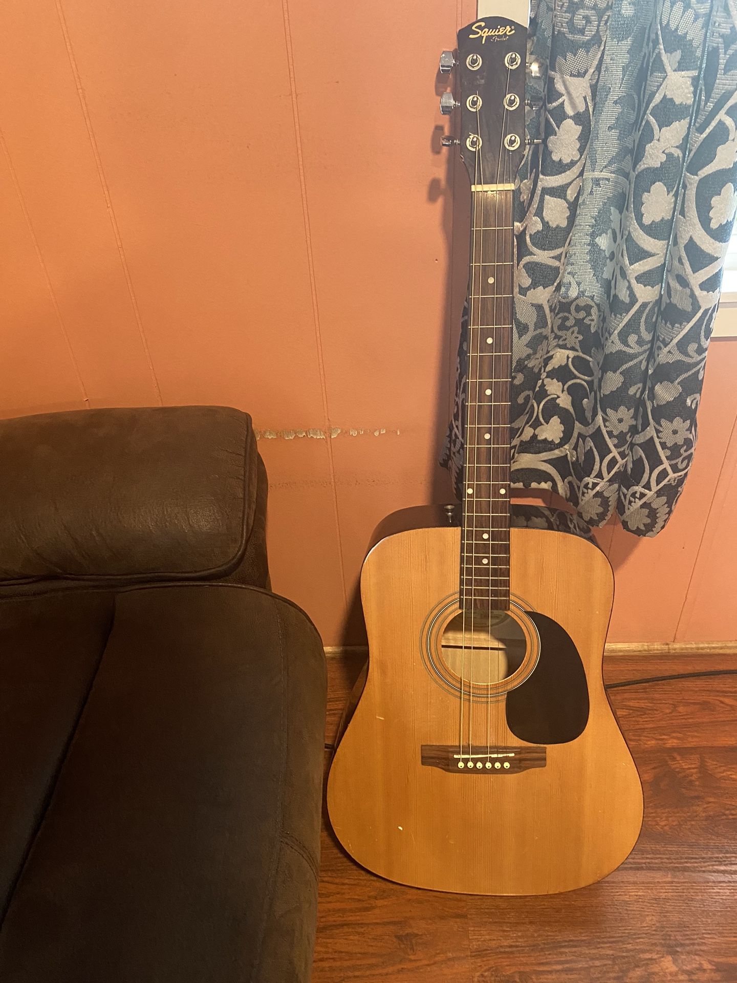 6 string Fender squier
