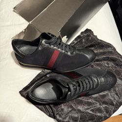 Older Style Gucci Canvas And Leather Gg Sneaker/shoes
