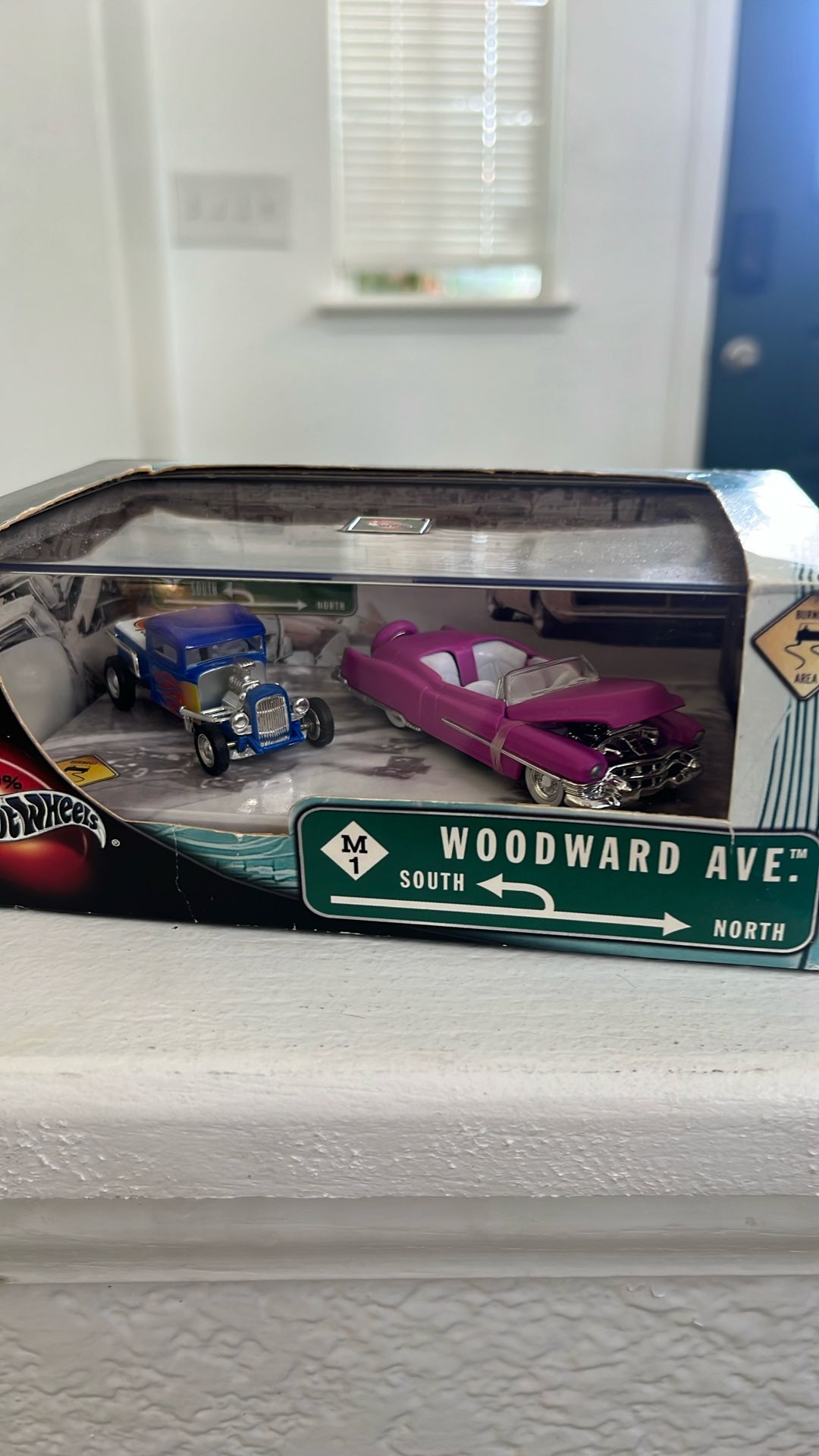 Hot wheels 100% Woodward Avenue Limited Edition 2 Car Set Released By Mattel In 2002