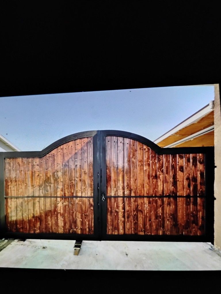 Custom Double Gate