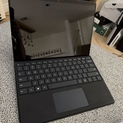 Microsoft Surface Pro 9 (i7, 16GB RAM, 256GB SSD, Windows 11)