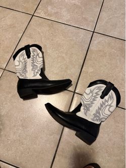 Cowgirl boots size 10