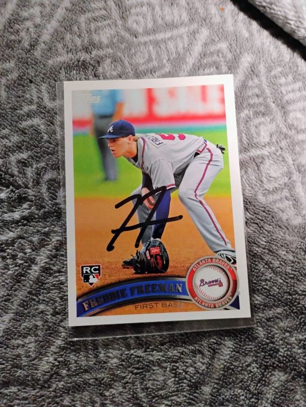 Freddi Freeman Autograph Cards