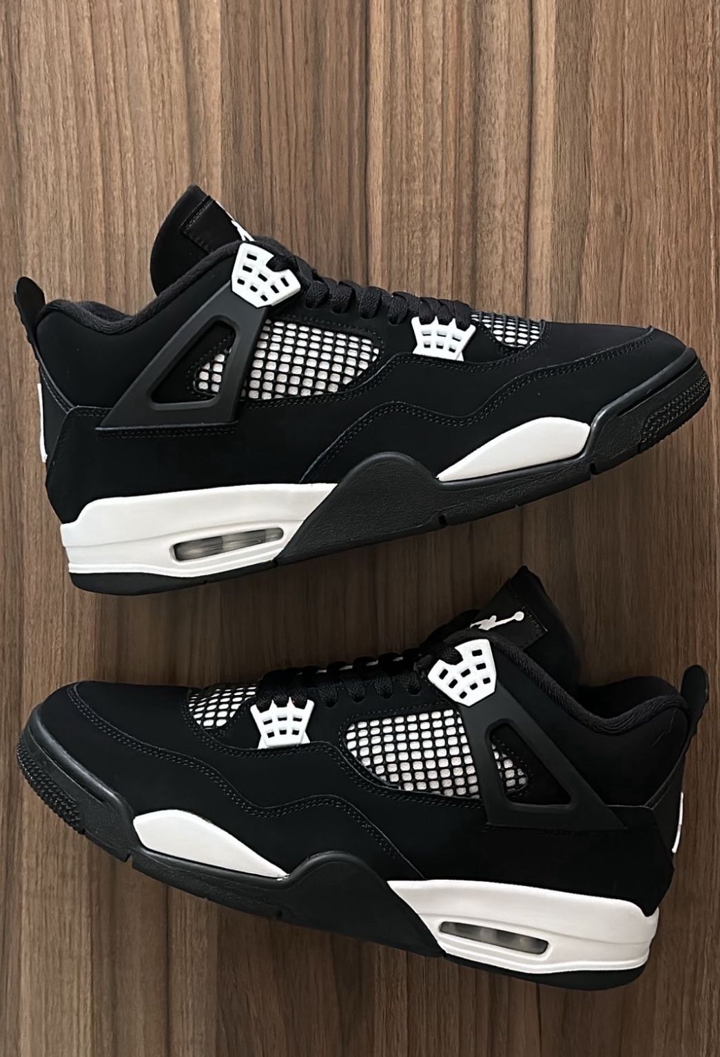 Jordan 4 White Thunder