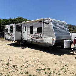 2013 Call My Expedition 36 Foot Three Slides 
