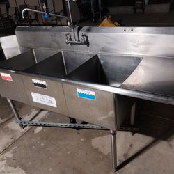 Commercial 3 Compartment Sink 