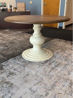 Ashley round table