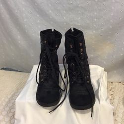 ROXY  BOOT  Vintage  Style   Size:      7