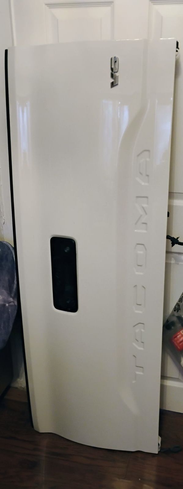 Toyota Tacoma Tailgate In Excellent Condition