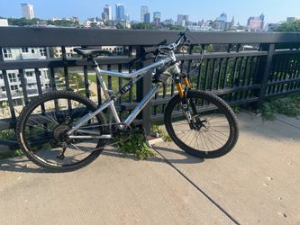 Santa cruz full suspension mountain bike