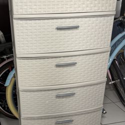 Dresser with six dra