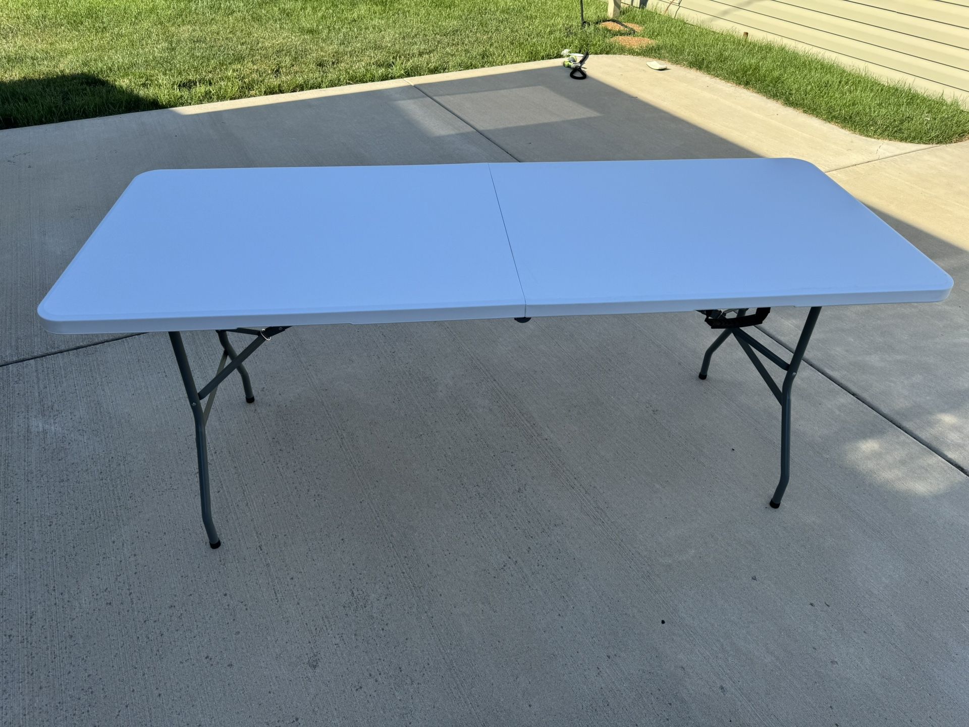 6’ Portable Table. NEW