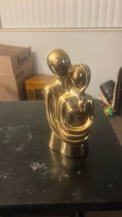 Gold Couple Statue, Abstract Resin Hugging Sculpture