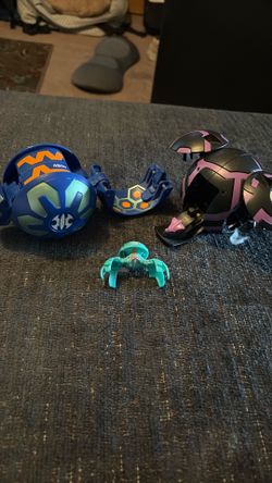 BAKUGAN Deka Aquos Serpenoid and Deka Darius Saurus Juggernoid