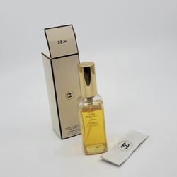 Vintage Chanel No. 22 Paris New York 1.7 FL.oz 50 ML Spray Cologne 80% 
full. Please see the photos.
Weight 5oz plus shipping materials.