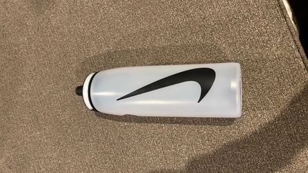 New $10 Nike bottle