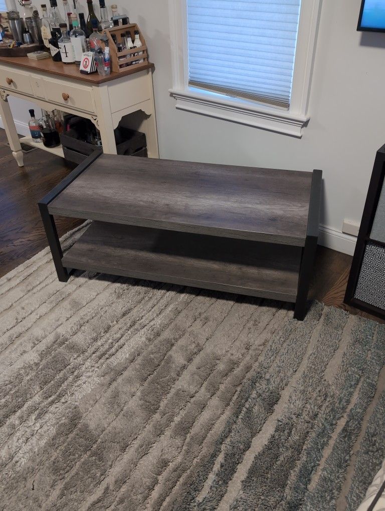 Coffee Table - Jordan's Furniture Great Condition 