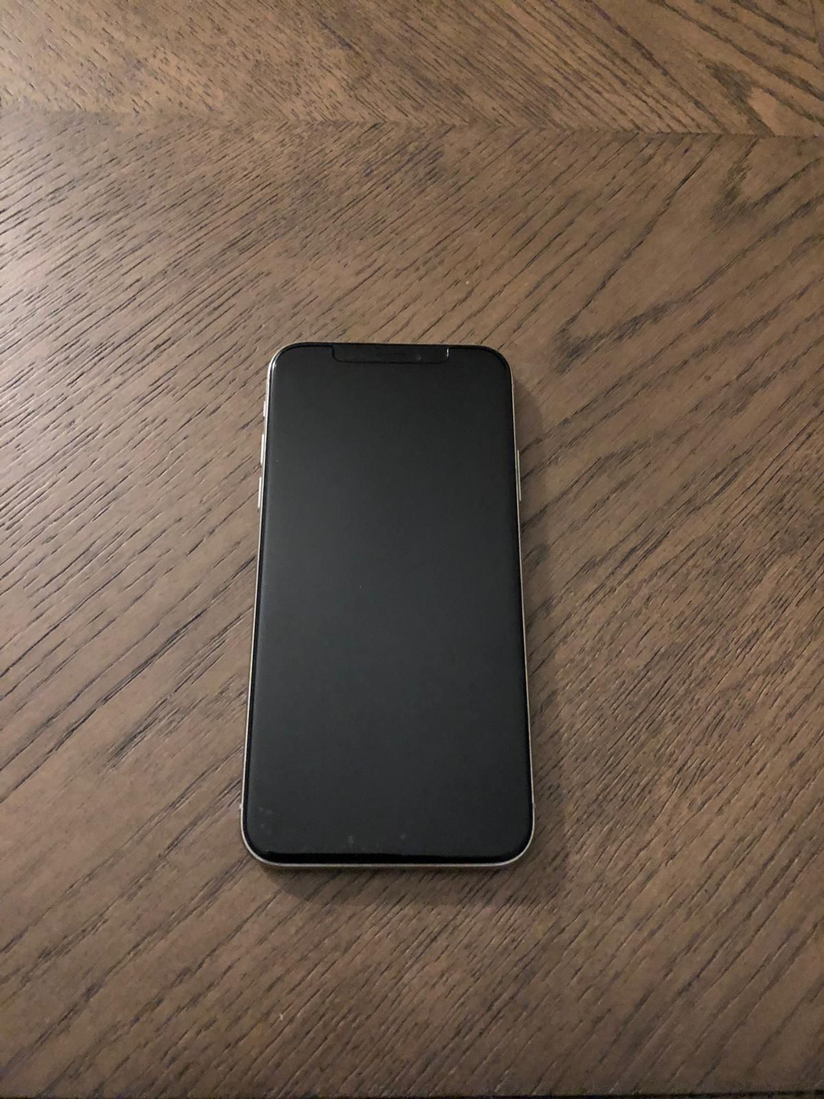 iPhone X silver 256 Gb Unlocked $800