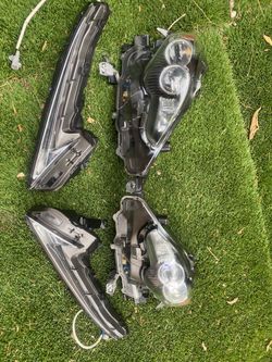 4 lights for lexus is 250 .. 350 ...2014 up