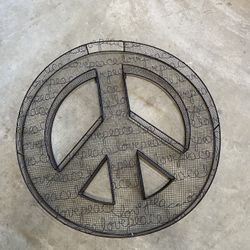 Large Metal Peace Sign Wall Art – Handmade Wire Mesh Décor