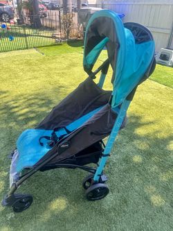 Lightweight Chicco Liteway umbrella stroller