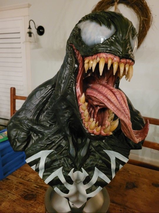 Sideshow Collectibles Life Size Venom Statue Bust Marvel 1:1 Scale
