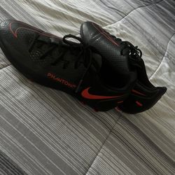 Nike Phantom Cleats Size 6Y