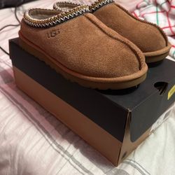 Ugg slippers 